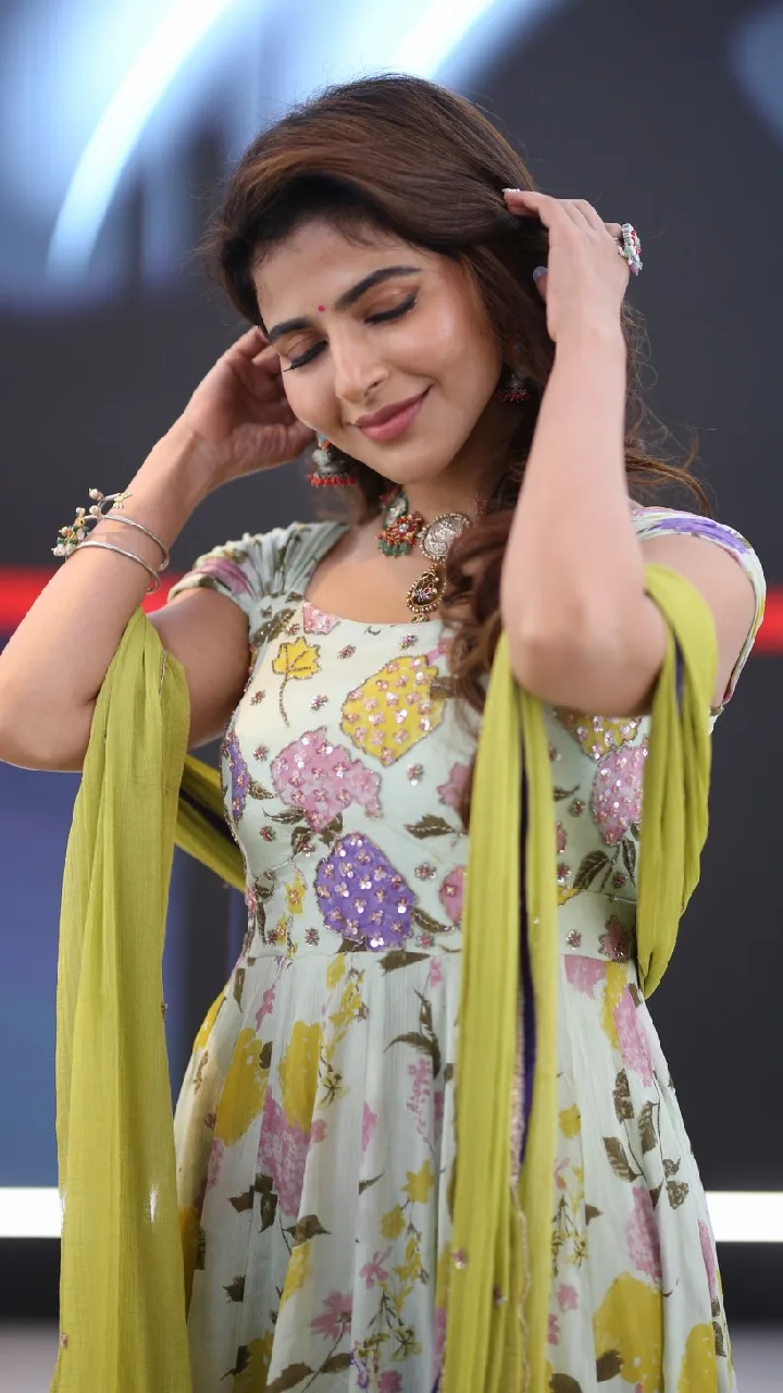 Iswarya Menon Photos at Nikhil Siddharth Spy Trailer Release event
