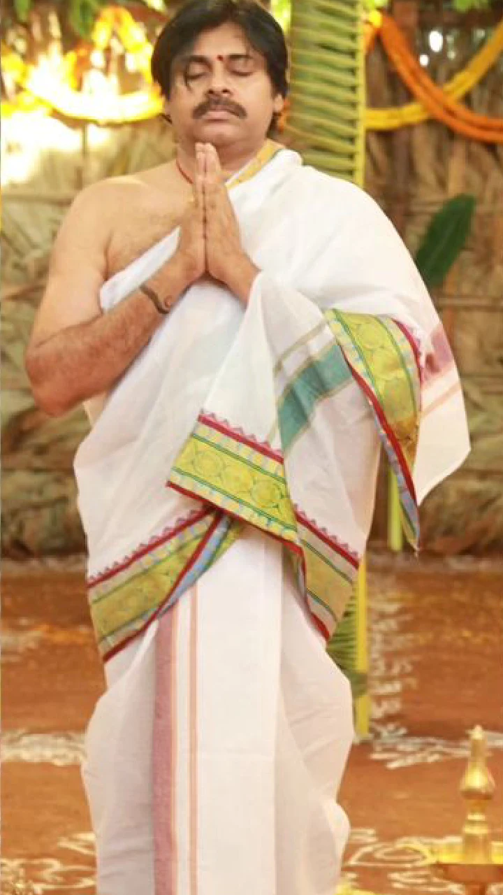 Janasena chief Pawan Kalyan participated homam in mangalagiri party office photos