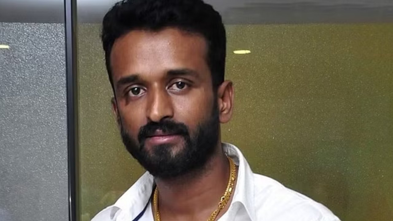 Sikki Reddy Mother: కేపీ చౌదరికి డ్రగ్స్ అలవాటు ఉందని మాకు తెలియదు.. నా బిడ్డకు అతనితో ఎలాంటి పరిచయం లేదు Sikki Reddy Mother: కేపీ చౌదరికి డ్రగ్స్ అలవాటు ఉందని మాకు తెలియదు.. నా బిడ్డకు అతనితో ఎలాంటి పరిచయం లేదు