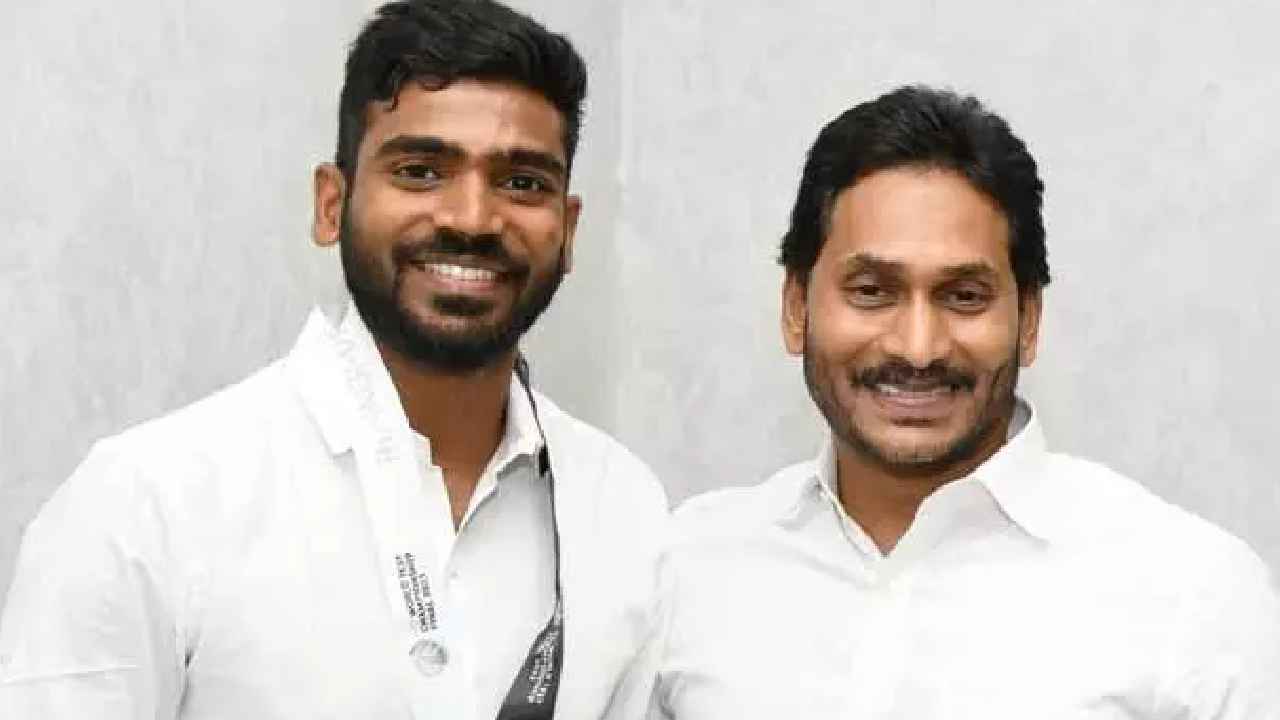 KS Bharat : సీఎం జగన్పై ప్రశంసల వర్షం కురిపించిన భారత జట్టు క్రికెటర్ KS Bharat : సీఎం జగన్పై ప్రశంసల వర్షం కురిపించిన భారత జట్టు క్రికెటర్