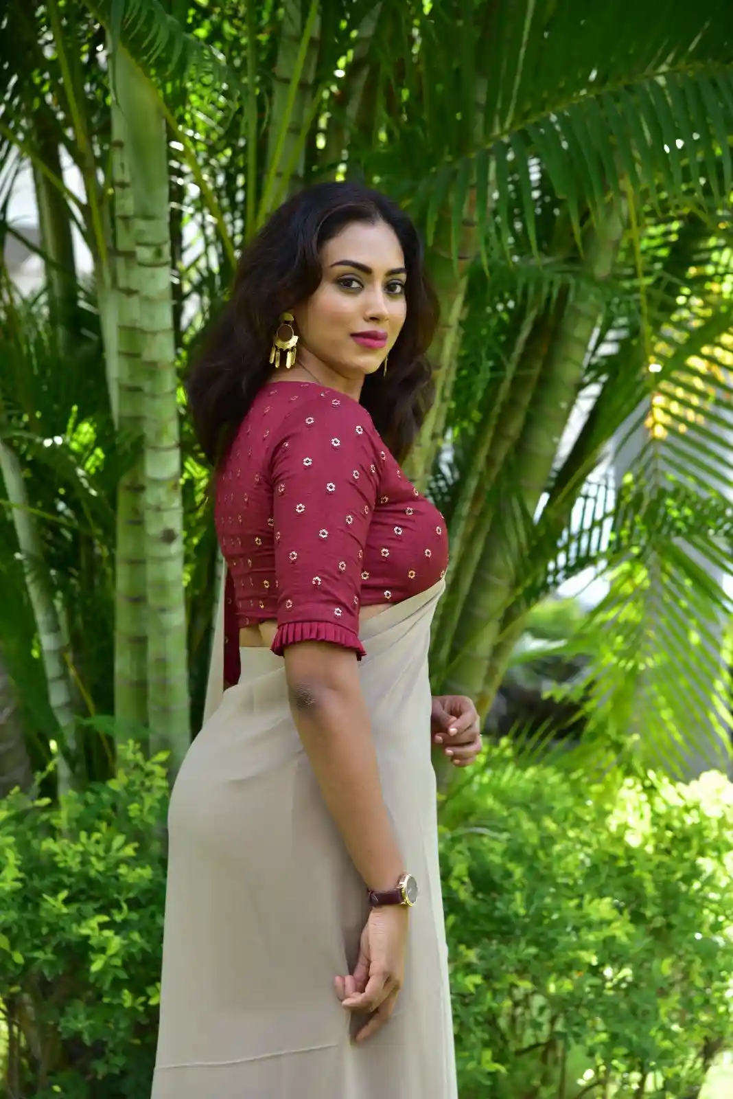 Kamakshi Bhaskarla latest photo shoot in Saree