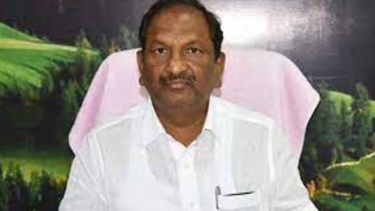 Koppula Eshwar : సీసీ కెమెరా ఒరిజినల్ ఫుటేజ్ నీ దగ్గరే ఉంది.. బయటపెట్టు : మంత్రి కొప్పుల Koppula Eshwar : సీసీ కెమెరా ఒరిజినల్ ఫుటేజ్ నీ దగ్గరే ఉంది.. బయటపెట్టు : మంత్రి కొప్పుల