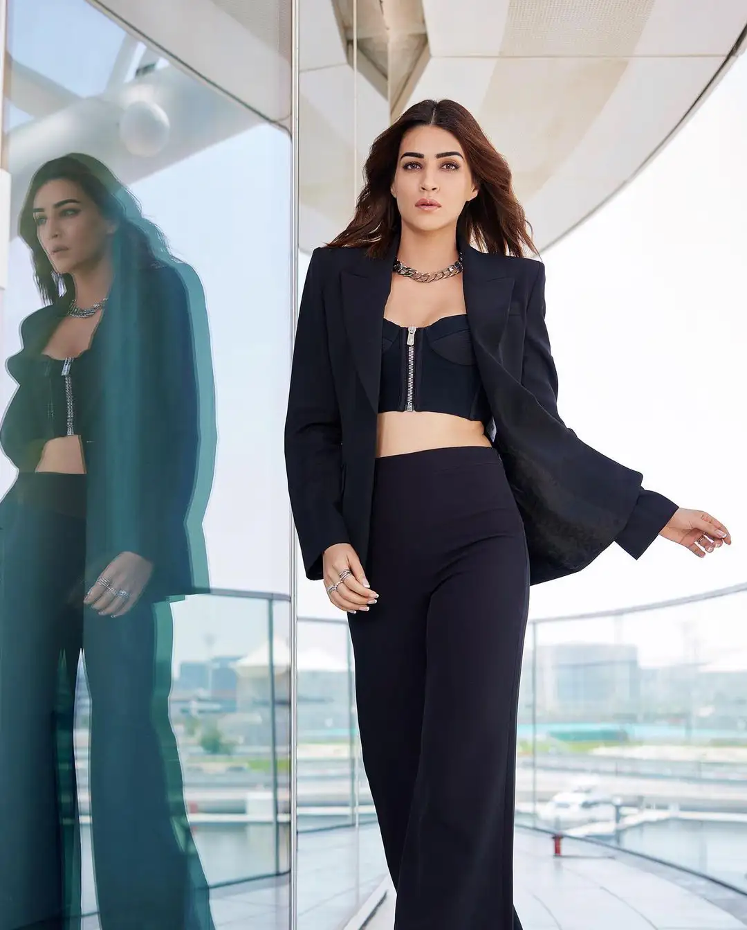 Kriti Sanon Stylish Looks