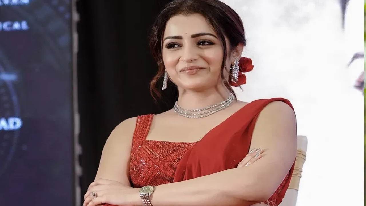 Trisha : పొన్నియిన్ సక్సెస్ తమిళ పొన్నుకి కలిసొచ్చింది.. అజిత్, ధనుష్ ప్రాజెక్ట్స్లో త్రిష..? Trisha : పొన్నియిన్ సక్సెస్ తమిళ పొన్నుకి కలిసొచ్చింది.. అజిత్, ధనుష్ ప్రాజెక్ట్స్లో త్రిష..?