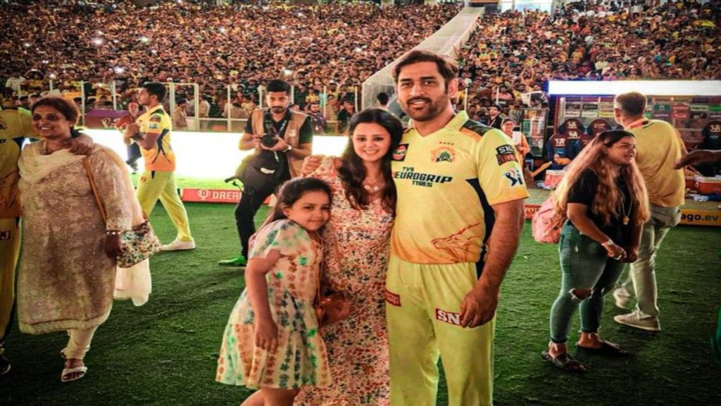 MS Dhoni family pic