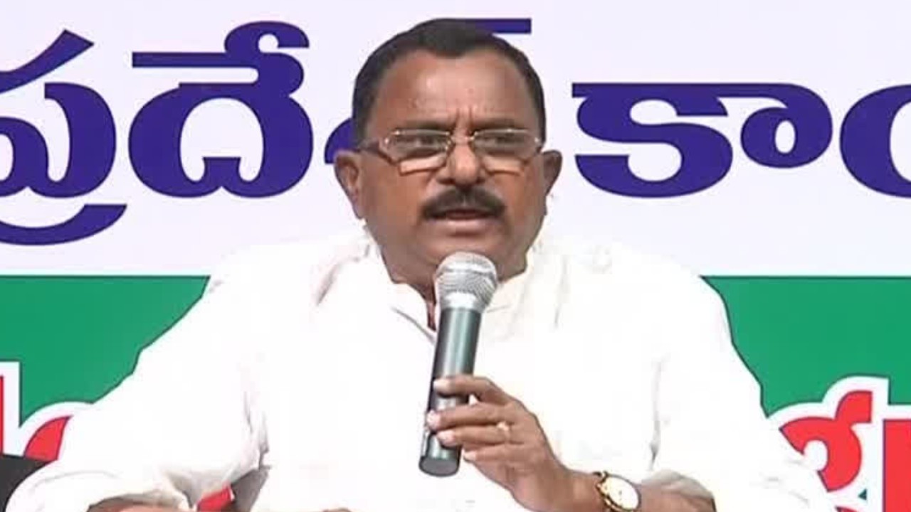 Mallu Ravi : జేపీ నడ్డా ధరణి పోర్టల్ రద్దు చేస్తామన్నారు.. బండి సంజయ్ చేయబోమన్నారు : మల్లు రవి Mallu Ravi : జేపీ నడ్డా ధరణి పోర్టల్ రద్దు చేస్తామన్నారు.. బండి సంజయ్ చేయబోమన్నారు : మల్లు రవి