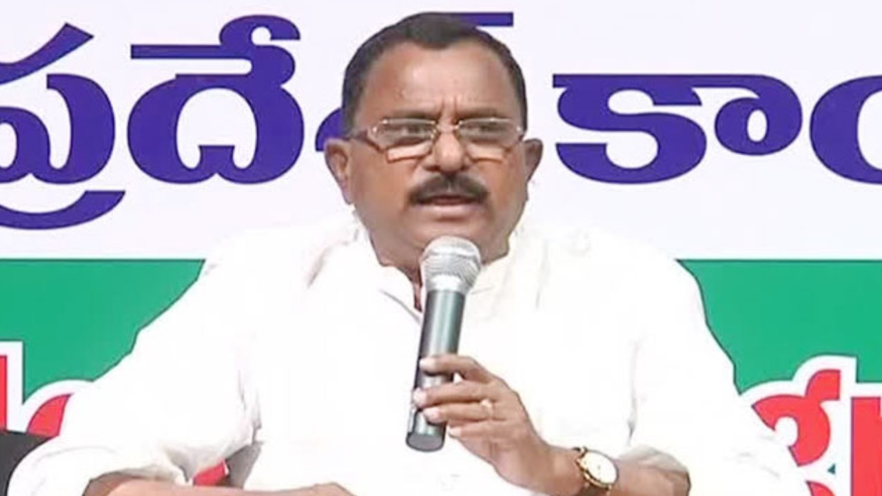 Mallu Ravi : కేసీఆర్ సీఎంగా, కేటీఆర్ మంత్రిగా ఉన్నారంటే.. అది కాంగ్రెస్ పెట్టిన బిక్షే : మల్లు రవి Mallu Ravi : కేసీఆర్ సీఎంగా, కేటీఆర్ మంత్రిగా ఉన్నారంటే.. అది కాంగ్రెస్ పెట్టిన బిక్షే : మల్లు రవి