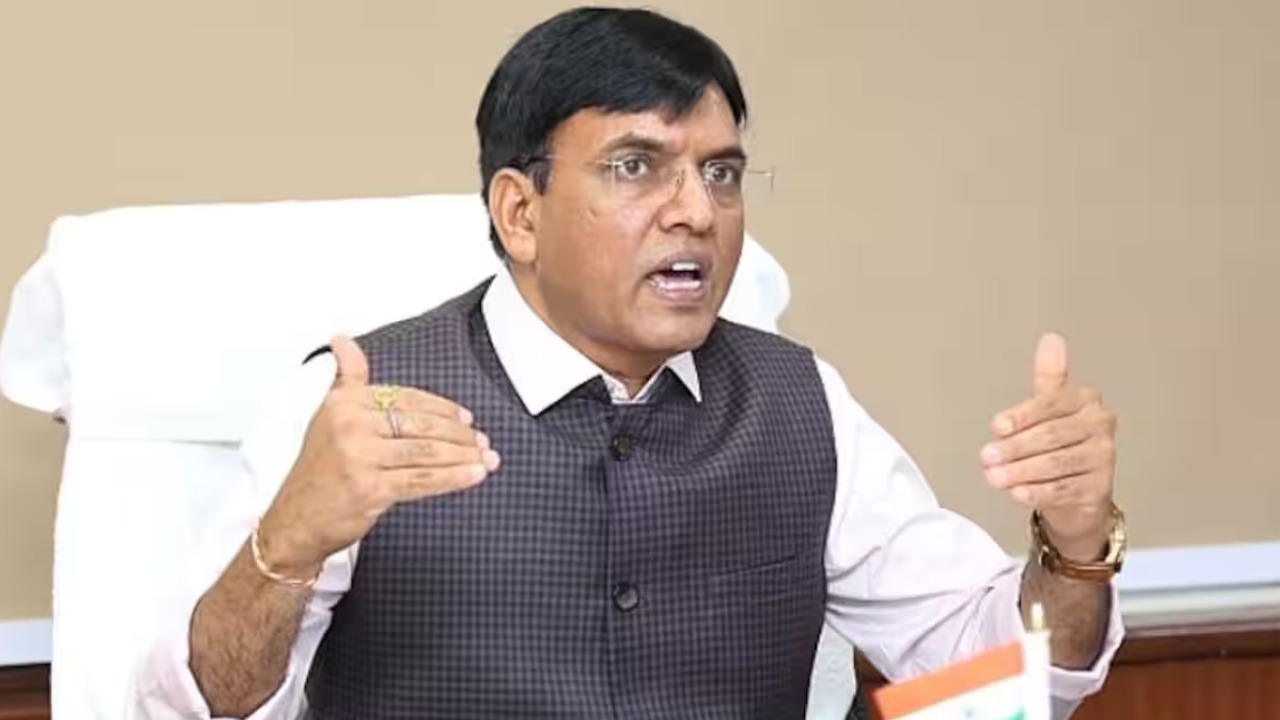 Mansukh Mandavia : ఒడిశా రైలు ప్రమాదం.. బాధితులకు వైద్య సహాయాన్ని పరిశీలించనున్న కేంద్ర ఆరోగ్యశాఖ మంత్రి Mansukh Mandavia : ఒడిశా రైలు ప్రమాదం.. బాధితులకు వైద్య సహాయాన్ని పరిశీలించనున్న కేంద్ర ఆరోగ్యశాఖ మంత్రి
