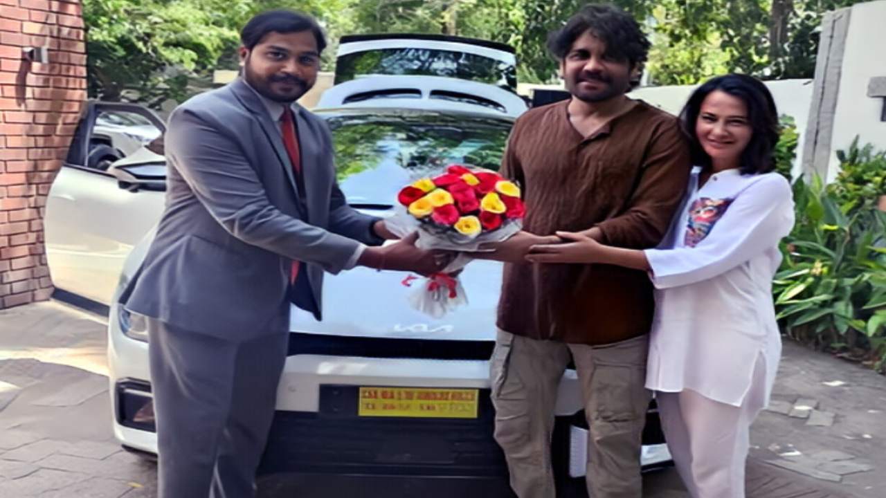 Nagarjuna : ఎలక్ట్రిక్ కారు కొన్న నాగార్జున.. రేటు ఎంతో తెలుసా..? Nagarjuna : ఎలక్ట్రిక్ కారు కొన్న నాగార్జున.. రేటు ఎంతో తెలుసా..?