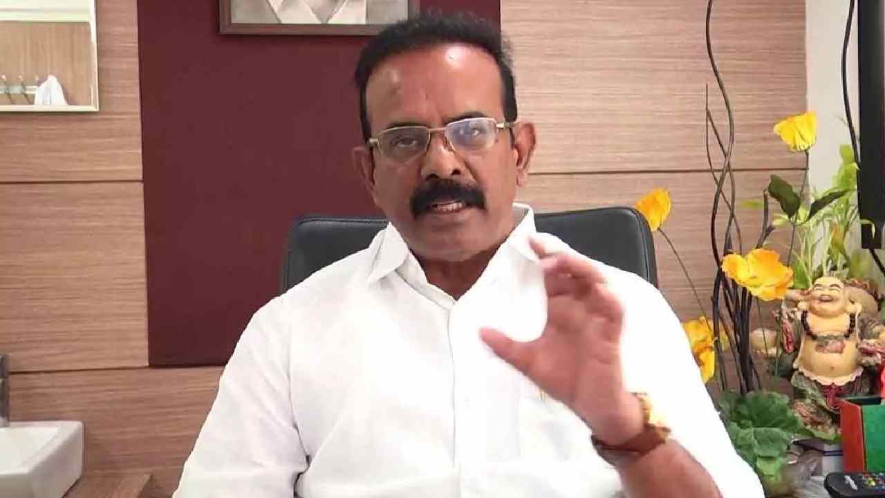 Boora Narsaiah Goud: పంటి, కంటినొప్పులకు చికిత్స కోసం కేసీఆర్ ఢిల్లీకి ఎందుకు వెళ్తున్నారు మరి?: బూర నర్సయ్య Boora Narsaiah Goud: పంటి, కంటినొప్పులకు చికిత్స కోసం కేసీఆర్ ఢిల్లీకి ఎందుకు వెళ్తున్నారు మరి?: బూర నర్సయ్య