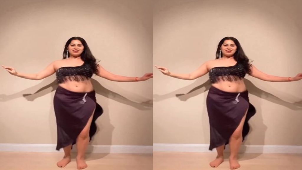 woman belly dance