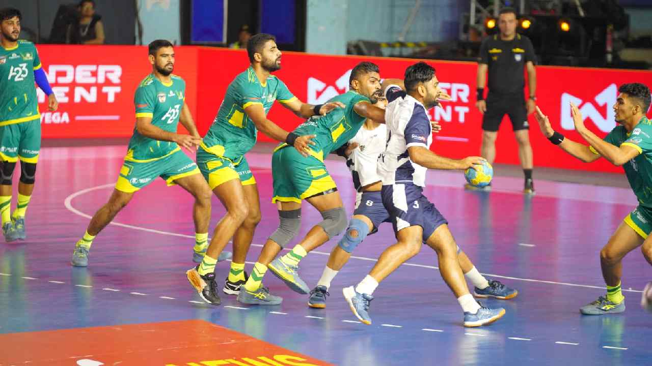 Premier Handball League: తెలుగు టాలన్స్ ఘన విజయం Premier Handball League: తెలుగు టాలన్స్ ఘన విజయం