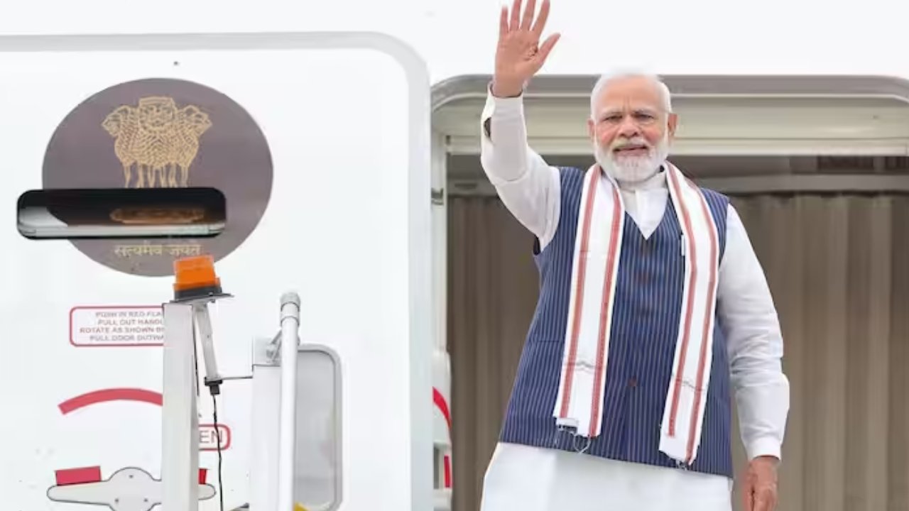 PM Modi Visit Egypt: ముగిసిన అమెరికా టూర్.. ఈజిప్ట్ పర్యటనకు ప్రధాని మోదీ.. చారిత్రాత్మక మసీదు సందర్శన PM Modi Visit Egypt: ముగిసిన అమెరికా టూర్.. ఈజిప్ట్ పర్యటనకు ప్రధాని మోదీ.. చారిత్రాత్మక మసీదు సందర్శన