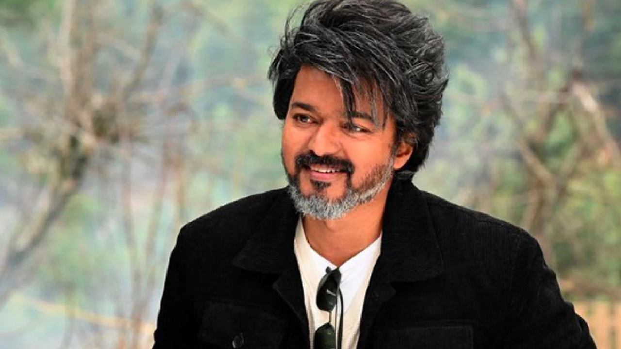 Vijay : లియో సినిమాలో అలా చేసినందుకు.. తమిళ్ హీరో విజయ్ పై పోలీస్ కేసు.. Vijay : లియో సినిమాలో అలా చేసినందుకు.. తమిళ్ హీరో విజయ్ పై పోలీస్ కేసు..