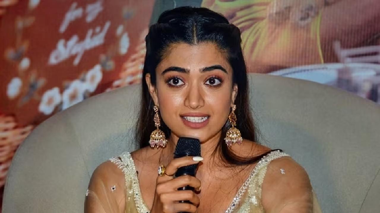 Rashmika Mandanna : తన మేనేజర్ మోసం చేశాడన్న వార్తలపై రష్మిక రియాక్షన్.. ప్రెస్ నోట్ రిలీజ్! Rashmika Mandanna : తన మేనేజర్ మోసం చేశాడన్న వార్తలపై రష్మిక రియాక్షన్.. ప్రెస్ నోట్ రిలీజ్!