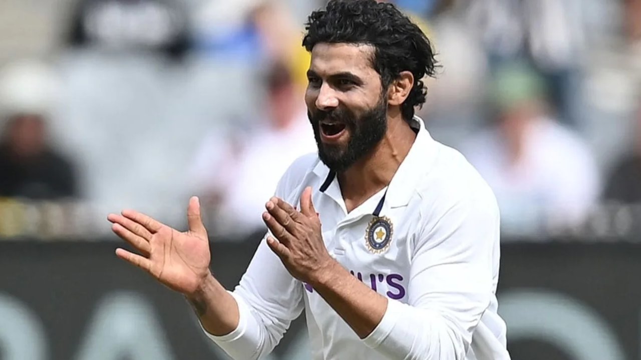 Ravindra Jadeja: 93 సెకన్లలోనే ఓవర్ పూర్తి.. బిషన్ సింగ్ బేడీ రికార్డు బ్రేక్ Ravindra Jadeja: 93 సెకన్లలోనే ఓవర్ పూర్తి.. బిషన్ సింగ్ బేడీ రికార్డు బ్రేక్