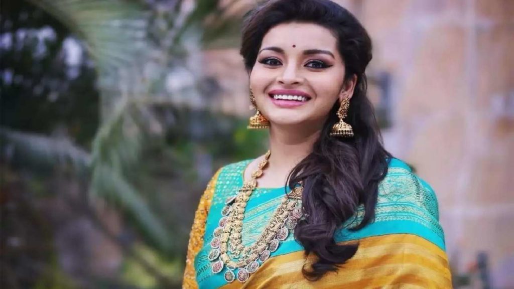 Renu Desai leg injured and three fingers are badly squashed