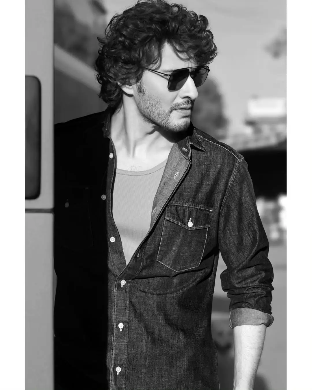 Super Star Mahesh Babu Ultra Stylish looks Photos gone viral