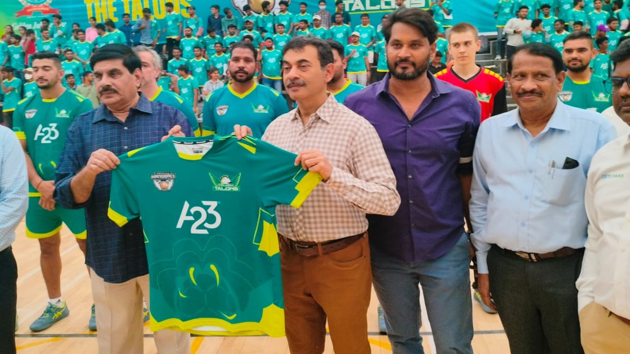 Premier Handball League: తెలుగు టాలన్స్ జెర్సీ ఆవిష్కరణ.. కెప్టెన్ ఎవరంటే..? Premier Handball League: తెలుగు టాలన్స్ జెర్సీ ఆవిష్కరణ.. కెప్టెన్ ఎవరంటే..?