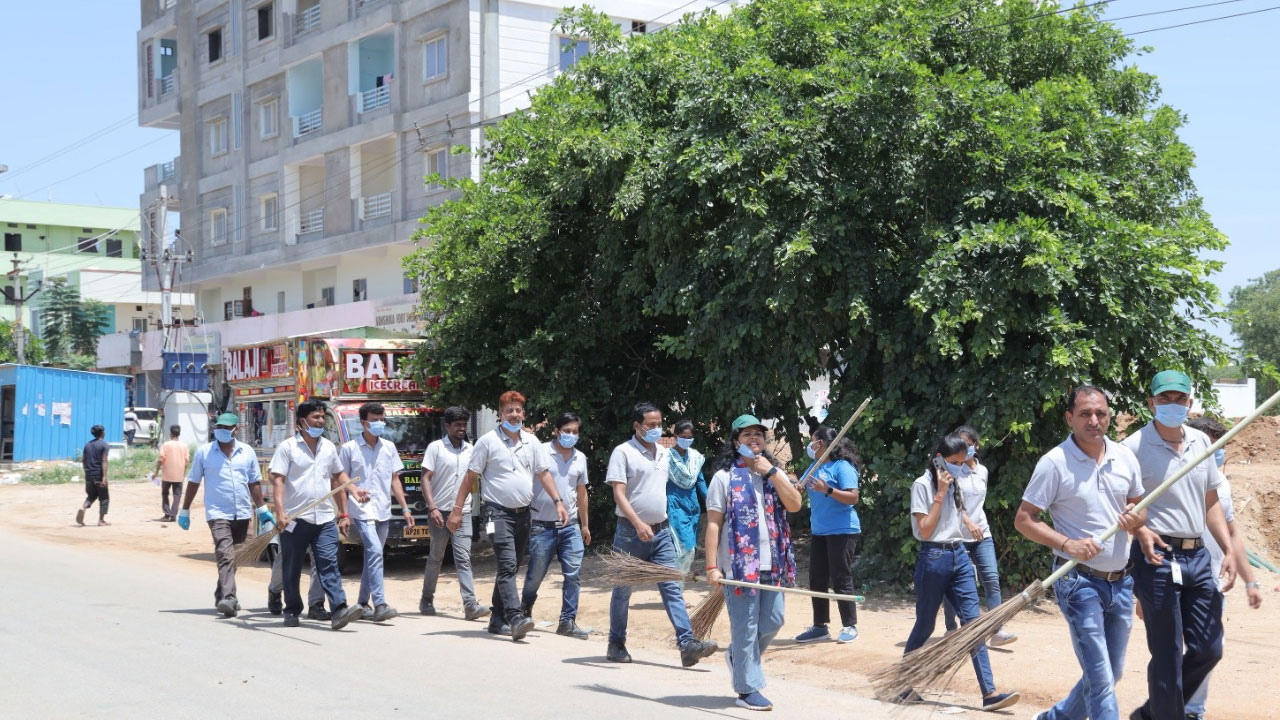 World Environment Day: ప్రభుత్వ పాఠశాలలు, కూరగాయల మార్కెట్ వద్ద స్వచ్ఛతా కార్యక్రమాలు World Environment Day: ప్రభుత్వ పాఠశాలలు, కూరగాయల మార్కెట్ వద్ద స్వచ్ఛతా కార్యక్రమాలు