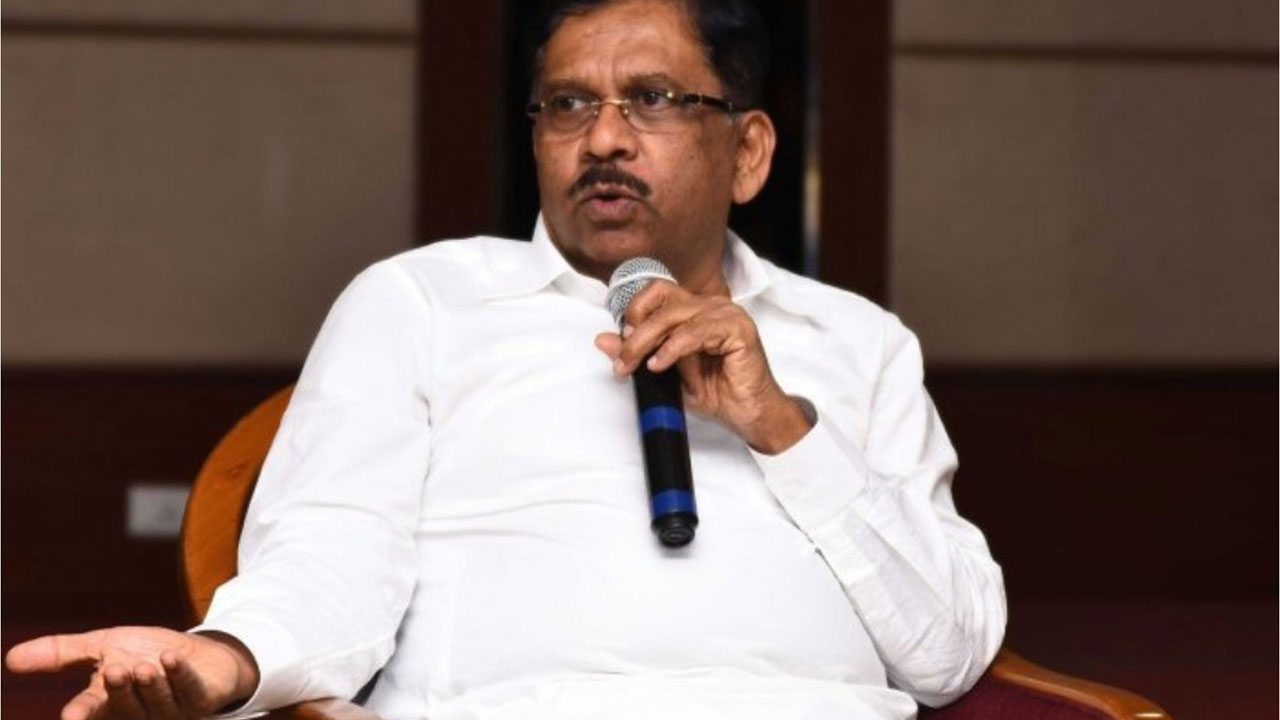 Karnataka Politics: ముఖ్యమంత్రి కుర్చీపై మళ్లీ మొదటికి వచ్చిన సీనియర్ నేత.. ‘దళితుడిని కాబట్టే అడ్డుకున్నారంటూ’ వివాదాస్పద వ్యాఖ్యలు Karnataka Politics: ముఖ్యమంత్రి కుర్చీపై మళ్లీ మొదటికి వచ్చిన సీనియర్ నేత.. ‘దళితుడిని కాబట్టే అడ్డుకున్నారంటూ’ వివాదాస్పద వ్యాఖ్యలు