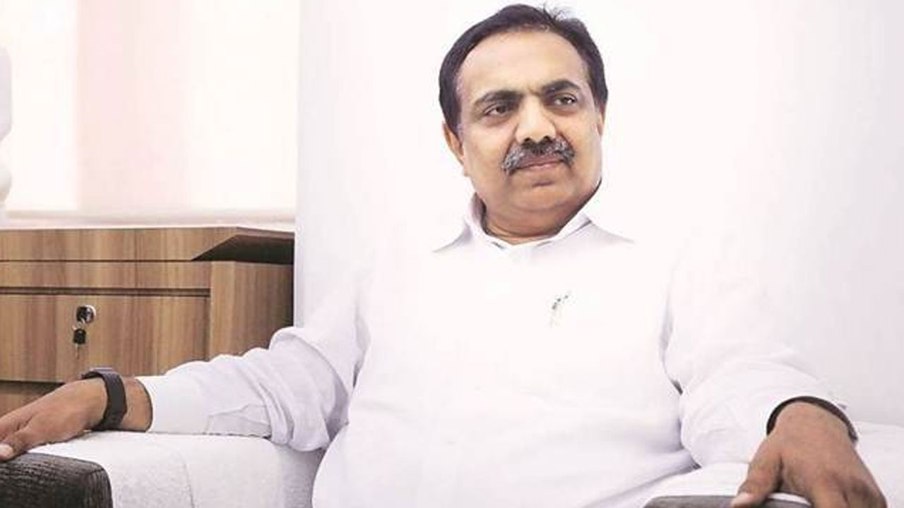 Maharashtra Politics: బీజేపీలో చేరనున్న ఎన్సీపీ చీఫ్.. సంచలన వ్యాఖ్యలు చేసిన శివసేన సీనియర్ నేత Maharashtra Politics: బీజేపీలో చేరనున్న ఎన్సీపీ చీఫ్.. సంచలన వ్యాఖ్యలు చేసిన శివసేన సీనియర్ నేత