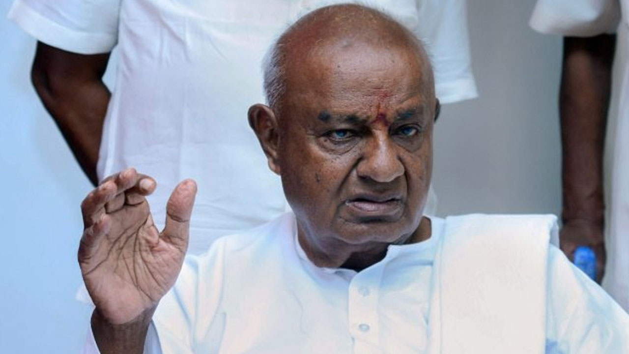 Odisha Train Accident: విపక్షాలు రైల్వే మంత్రి రాజీనామా కోరుతుంటే శభాష్ అంటూ సపోర్ట్ చేసిన మాజీ ప్రధాని Odisha Train Accident: విపక్షాలు రైల్వే మంత్రి రాజీనామా కోరుతుంటే శభాష్ అంటూ సపోర్ట్ చేసిన మాజీ ప్రధాని