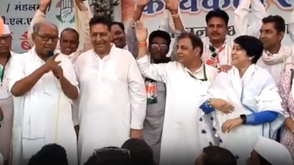 Poll candidates seen swearing to support Congress in Madhya Pradesh