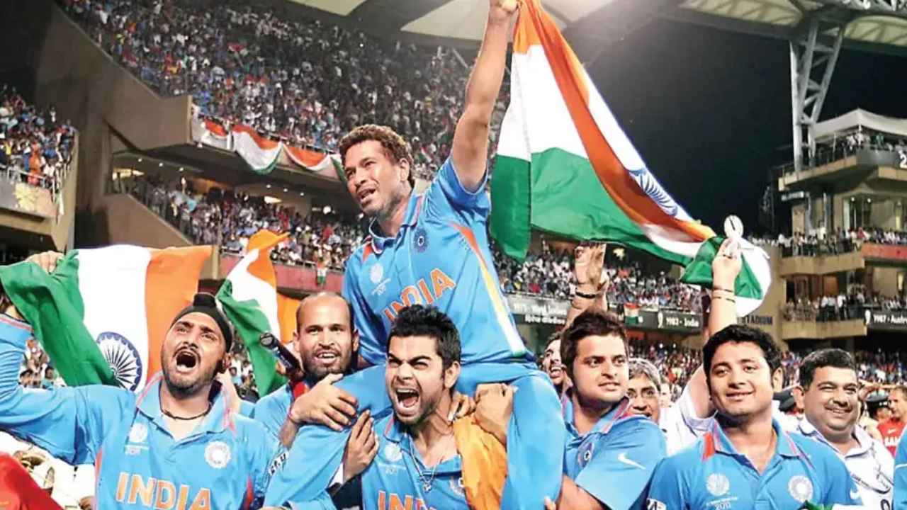Virender Sehwag : సచిన్ చాలా బరువు.. భుజాలపై మోయడమా.. మా వల్ల కాదన్నాం.. అయితే కోహ్లి మాత్రం.. Virender Sehwag : సచిన్ చాలా బరువు.. భుజాలపై మోయడమా.. మా వల్ల కాదన్నాం.. అయితే కోహ్లి మాత్రం..