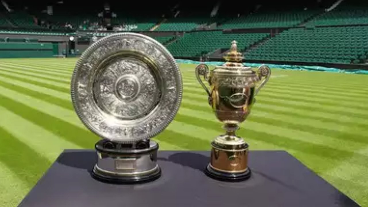 Wimbledon Prize Money: భారీగా పెరిగిన వింబుల్డన్ గ్రాండ్స్లామ్ ఫ్రైజ్మనీ.. గతేడాదితో పోలిస్తే ఎంత పెరిగిందంటే.. Wimbledon Prize Money: భారీగా పెరిగిన వింబుల్డన్ గ్రాండ్స్లామ్ ఫ్రైజ్మనీ.. గతేడాదితో పోలిస్తే ఎంత పెరిగిందంటే..
