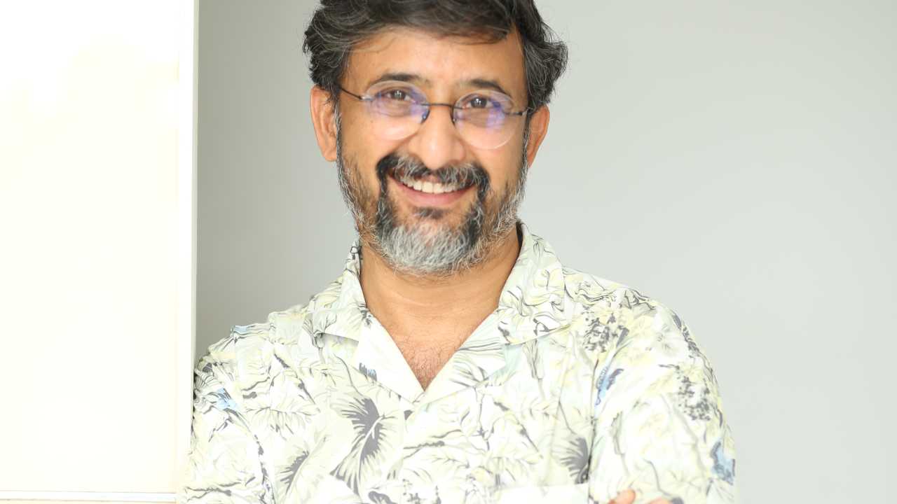 Director Teja : థియేటర్ వర్సెస్ పాప్కార్న్.. మళ్ళీ మాట్లాడిన తేజ.. నా థియేటర్లో పాప్కార్న్ రేటు అంతే.. Director Teja : థియేటర్ వర్సెస్ పాప్కార్న్.. మళ్ళీ మాట్లాడిన తేజ.. నా థియేటర్లో పాప్కార్న్ రేటు అంతే..