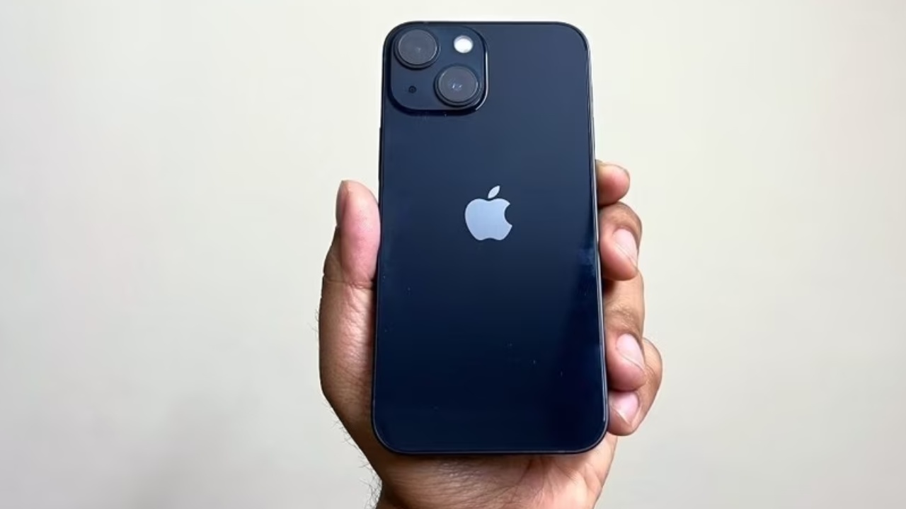 iPhone 13 gets massive price drop in India, now costs Rs 58,749 on Flipkart