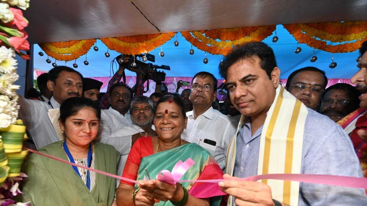 Minister KTR : గ్రేటర్ హైదరాబాద్ లో సరికొత్త పాలన.. వార్డు కార్యాలయాన్ని ప్రారంభించిన మంత్రి కేటీఆర్ Minister KTR : గ్రేటర్ హైదరాబాద్ లో సరికొత్త పాలన.. వార్డు కార్యాలయాన్ని ప్రారంభించిన మంత్రి కేటీఆర్