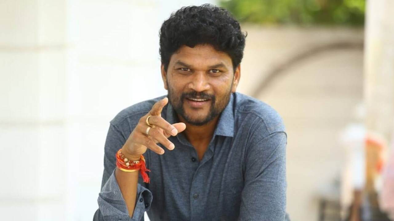 Parasuram : ఆరు కోట్లకు ఏడు కోట్లు వడ్డీ కట్టిన డైరెక్టర్.. సినిమా చేయకుండా జంప్ అయినందుకు భారీ నష్టం.. Parasuram : ఆరు కోట్లకు ఏడు కోట్లు వడ్డీ కట్టిన డైరెక్టర్.. సినిమా చేయకుండా జంప్ అయినందుకు భారీ నష్టం..