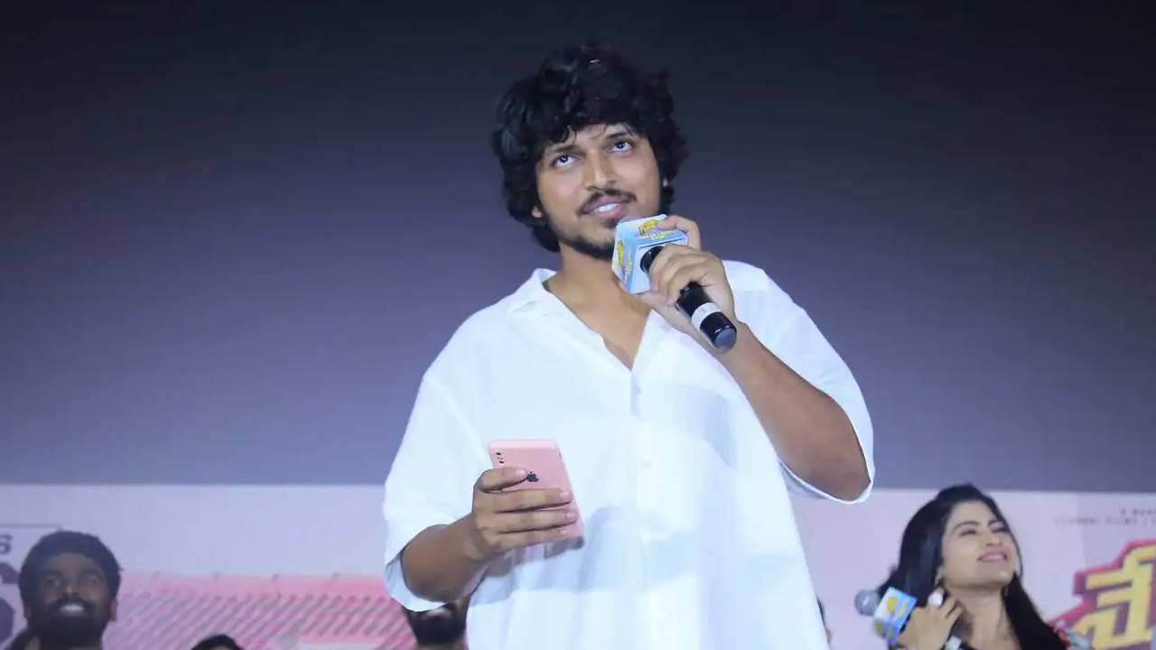 Sumanth Prabhas : బ్యాంక్ అకౌంట్ కూడా లేదు.. విజయ్ దేవరకొండ నా ఇన్స్పిరేషన్.. ‘మేము ఫేమస్’ సుమంత్ ప్రభాస్ Sumanth Prabhas : బ్యాంక్ అకౌంట్ కూడా లేదు.. విజయ్ దేవరకొండ నా ఇన్స్పిరేషన్.. ‘మేము ఫేమస్’ సుమంత్ ప్రభాస్