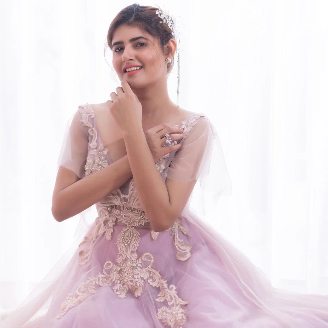 tollywood actress Ashima Narwal photos in pink dress