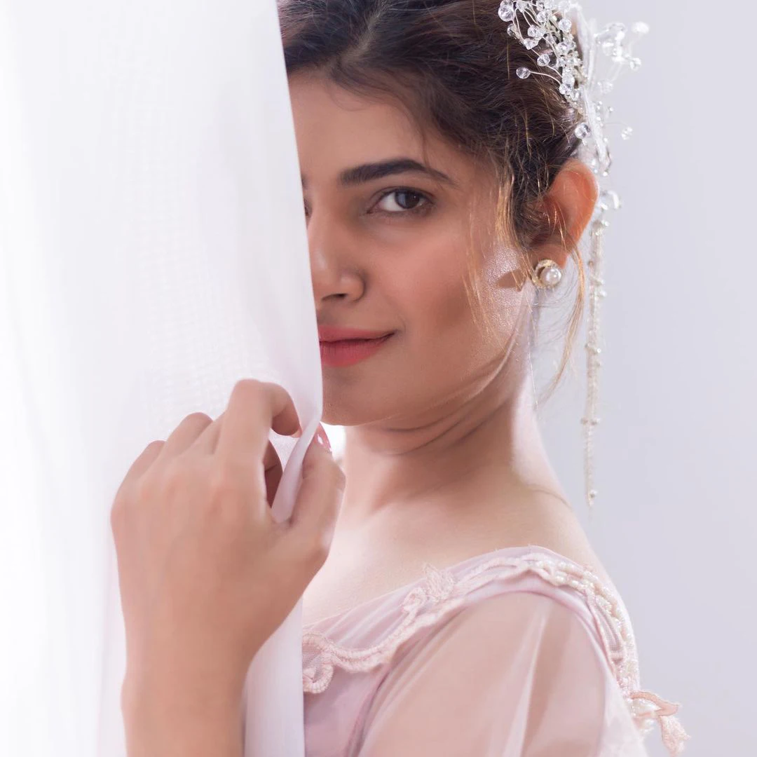 tollywood actress Ashima Narwal photos in pink dress