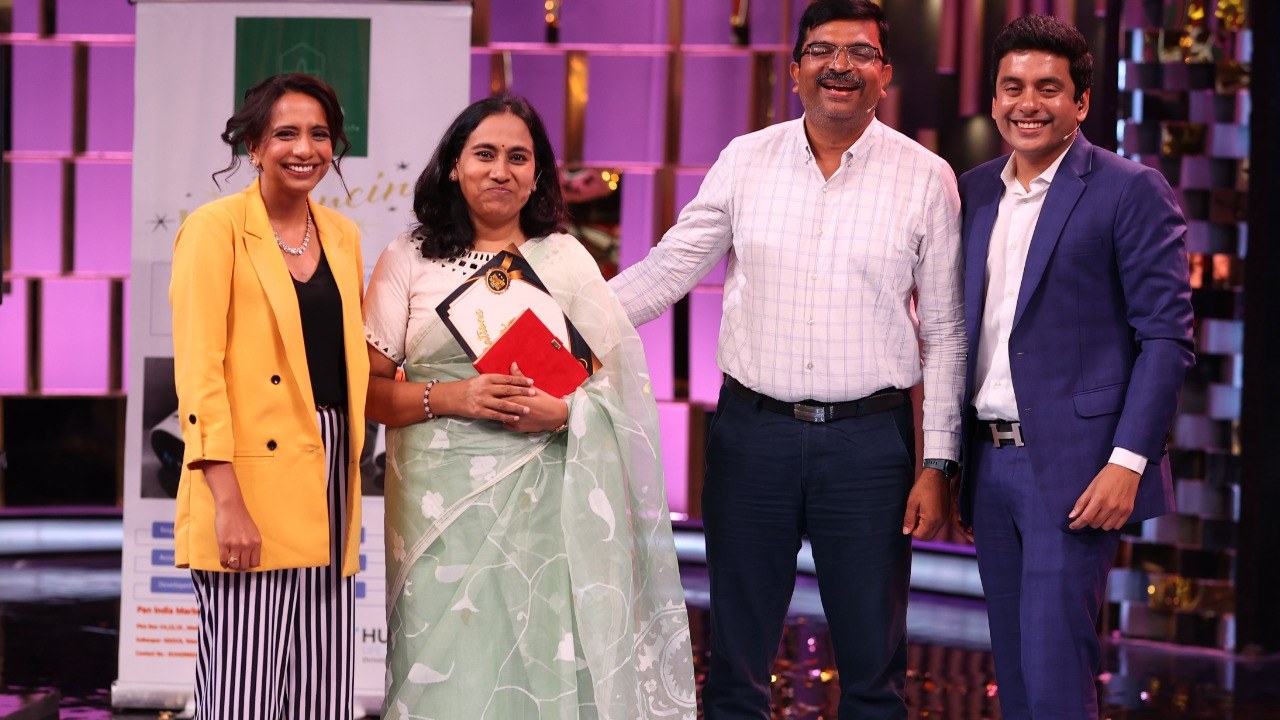 AHA Nenu Super Woman : ఆహా నేను సూపర్ ఉమెన్.. బయోరస్ ఫార్మా కంపెనీలో కోటి రూపాయలు ఇన్వెస్ట్ చేసిన ఏంజెల్స్ AHA Nenu Super Woman : ఆహా నేను సూపర్ ఉమెన్.. బయోరస్ ఫార్మా కంపెనీలో కోటి రూపాయలు ఇన్వెస్ట్ చేసిన ఏంజెల్స్