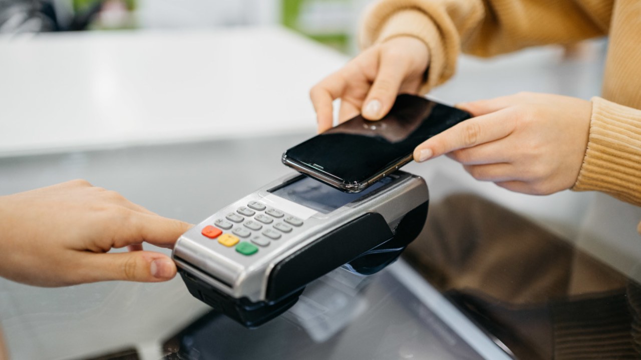 Contactless cards, what is the technology used, the security issues and more