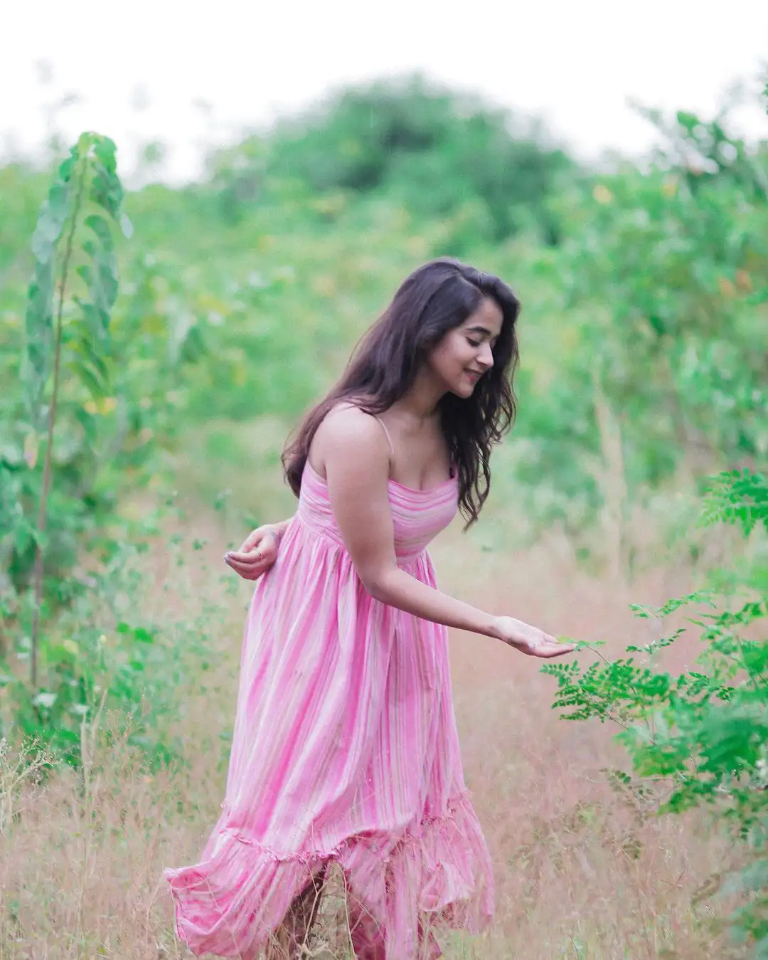 Deepthi Sunaina Cute Looks in Pink Dress