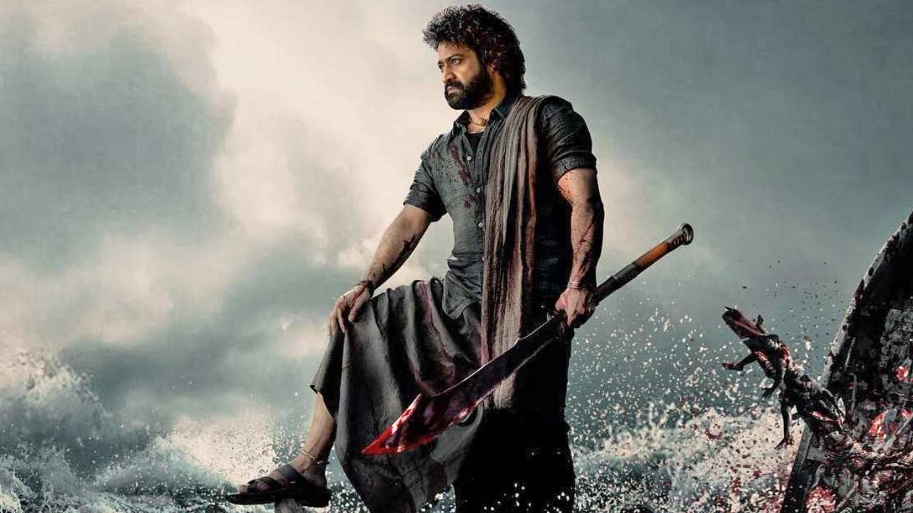 NTR : దేవర మూవీపై ఎన్టీఆర్ స్పెషల్ కేర్.. గ్రాఫిక్స్ విషయంలో ఆదిపురుష్ చేసిన తప్పు చేయొద్దని.. NTR : దేవర మూవీపై ఎన్టీఆర్ స్పెషల్ కేర్.. గ్రాఫిక్స్ విషయంలో ఆదిపురుష్ చేసిన తప్పు చేయొద్దని..
