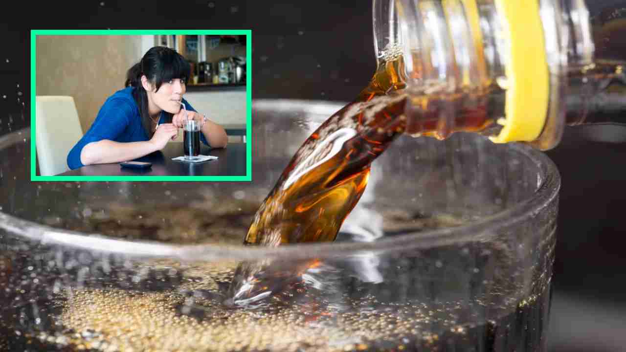 Diet Cola : ప్రతిరోజూ డైట్ కోలా తాగడం వల్ల కలిగే 4 ప్రమాదాలు? ఈ అలవాటును ఎందుకు మానుకోవాలంటే ? Diet Cola : ప్రతిరోజూ డైట్ కోలా తాగడం వల్ల కలిగే 4 ప్రమాదాలు? ఈ అలవాటును ఎందుకు మానుకోవాలంటే ?