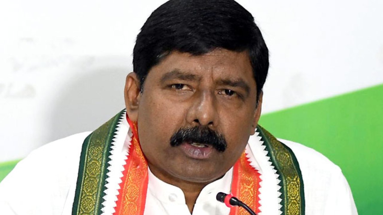 Gidugu Rudra Raju : జగన్ నడుపుతున్నది నకిలీ కాంగ్రెస్.. వైసీపీలో బానిసలుగా ఉన్నవారంతా తిరిగి కాంగ్రెస్ లోకి రావాలి : గిడుగు రుద్రరాజు Gidugu Rudra Raju : జగన్ నడుపుతున్నది నకిలీ కాంగ్రెస్.. వైసీపీలో బానిసలుగా ఉన్నవారంతా తిరిగి కాంగ్రెస్ లోకి రావాలి : గిడుగు రుద్రరాజు