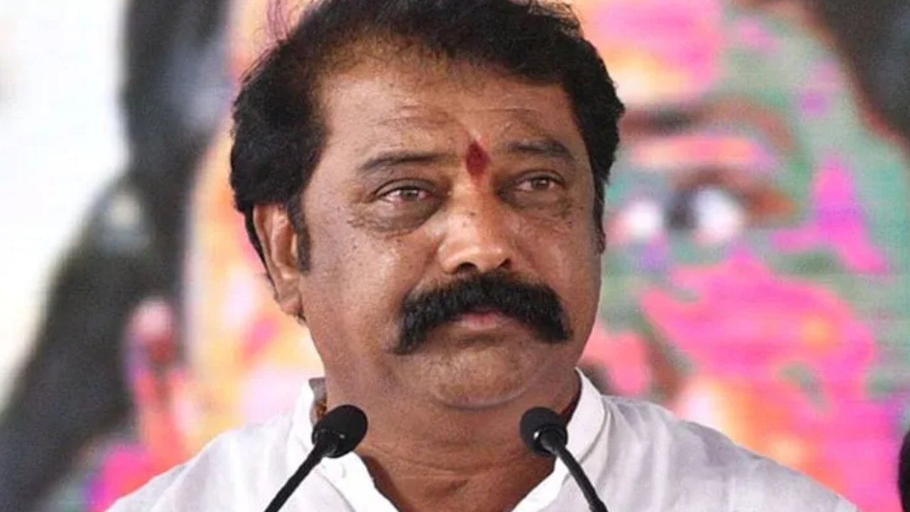 Gummanuru Jayaram : లోకేష్ పాదయాత్ర ఎక్కడ జరుగుతుందో ఆయనకే తెలియదు : మంత్రి గుమ్మనూరు Gummanuru Jayaram : లోకేష్ పాదయాత్ర ఎక్కడ జరుగుతుందో ఆయనకే తెలియదు : మంత్రి గుమ్మనూరు