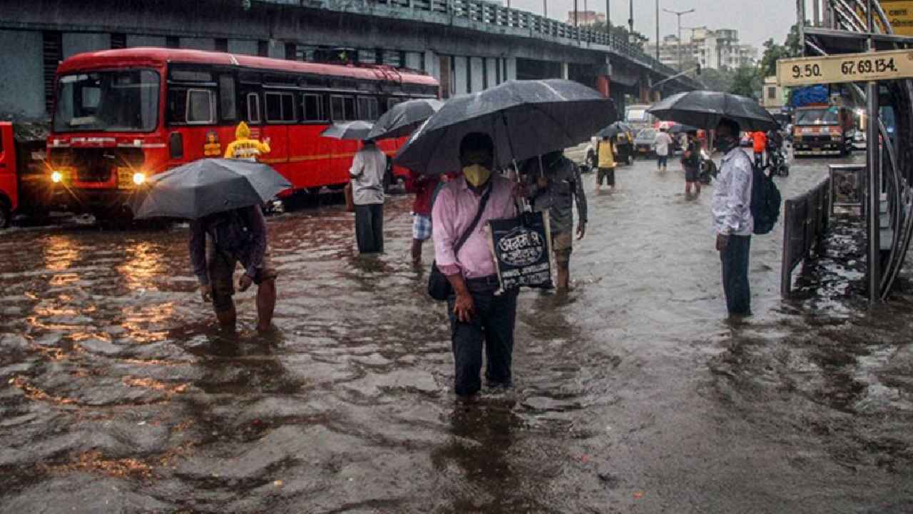 Heavy Rains : ఉత్తరాదిని వణికిస్తున్న వర్షాలు.. ఆ 12 రాష్ట్రాలకు వాతావరణ శాఖ హెచ్చరికలు Heavy Rains : ఉత్తరాదిని వణికిస్తున్న వర్షాలు.. ఆ 12 రాష్ట్రాలకు వాతావరణ శాఖ హెచ్చరికలు