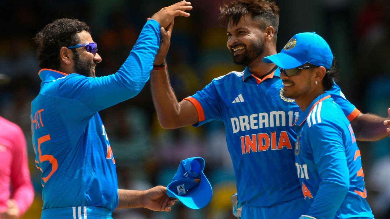 IND vs WI 1st ODI Match: విండీస్‌తో తొలి వన్డేలో భారత్ ఘన విజయం.. టీమిండియా ప్లేయర్స్ ఉత్సాహం చూశారా.. ఫొటోలు వైరల్