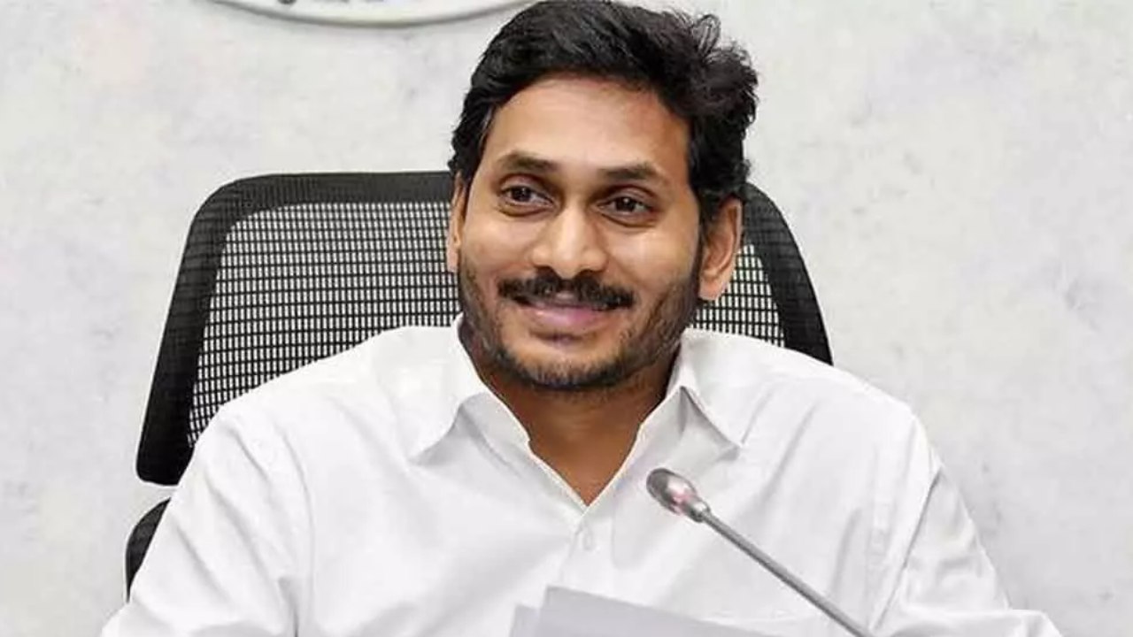 CM Jagan : గుంటూరు జిల్లాలో సీఎం జగన్ పర్యటన.. కృష్ణాయపాలెం జగనన్న లేఅవుట్ లో పేదల ఇళ్ల నిర్మాణాలకు శంకుస్థాపన CM Jagan : గుంటూరు జిల్లాలో సీఎం జగన్ పర్యటన.. కృష్ణాయపాలెం జగనన్న లేఅవుట్ లో పేదల ఇళ్ల నిర్మాణాలకు శంకుస్థాపన