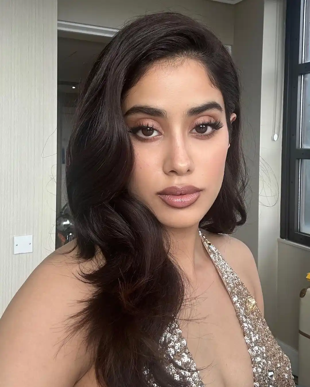 Janhvi Kapoor shines in Special designing Dress