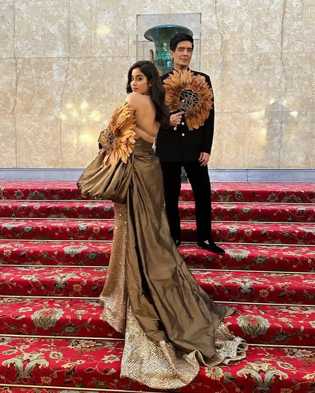 Janhvi Kapoor shines in Special designing Dress