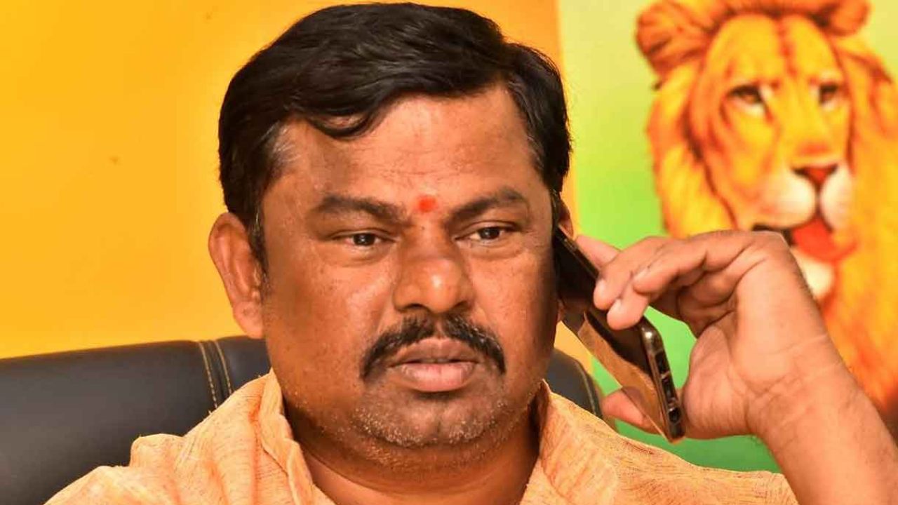 MLA Rajasingh : తిరుపతి శ్రీవారి పార్వేట మండపం కూల్చివేసిన వారిపై చర్యలు తీసుకోవాలి : ఎమ్మెల్యే రాజాసింగ్ MLA Rajasingh : తిరుపతి శ్రీవారి పార్వేట మండపం కూల్చివేసిన వారిపై చర్యలు తీసుకోవాలి : ఎమ్మెల్యే రాజాసింగ్